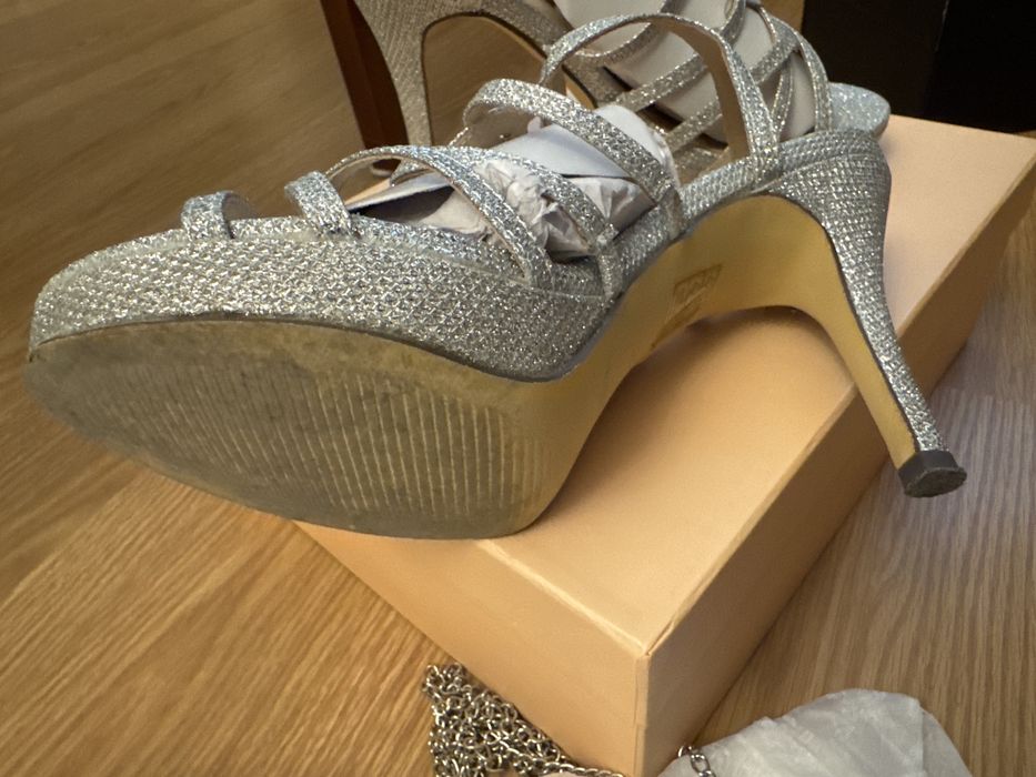 Sapatos e bolsa