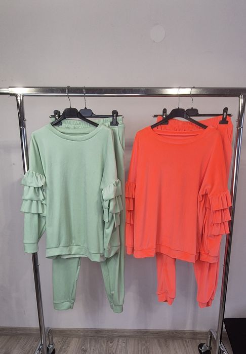 Dresy welurowe damskie