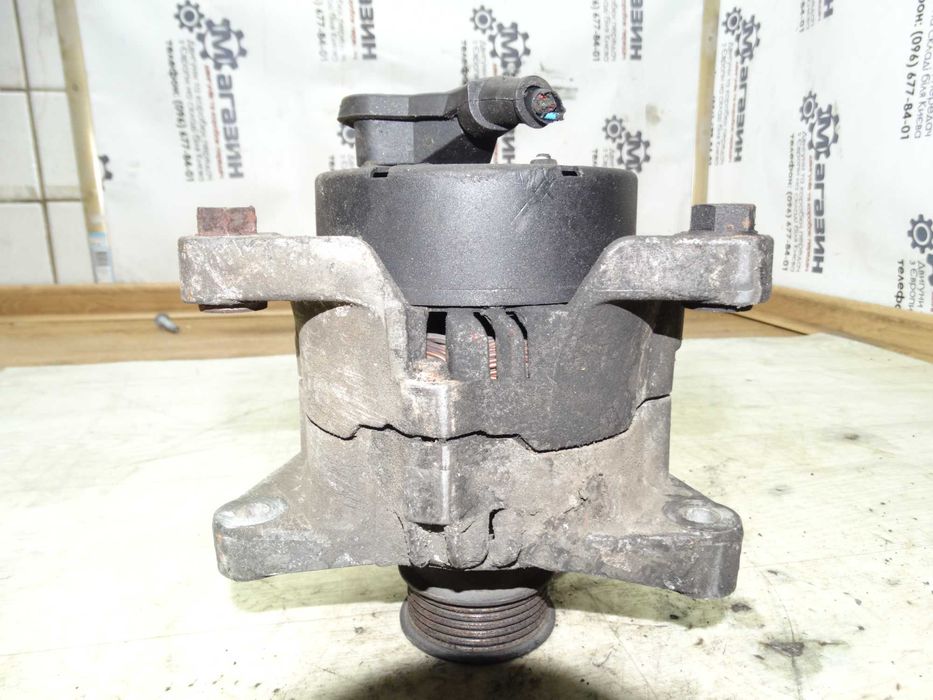 Б/у генератор BMW 3 E36 E30 70A 14V бензин 123310006