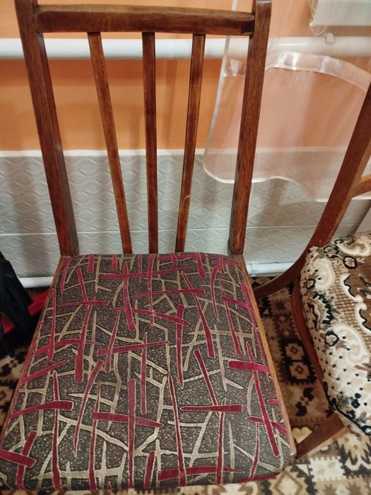 Нове дерев'яне односпальне ліжко