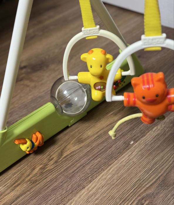 Рама з брязкальцями CHICCO  Щасливі джунглі