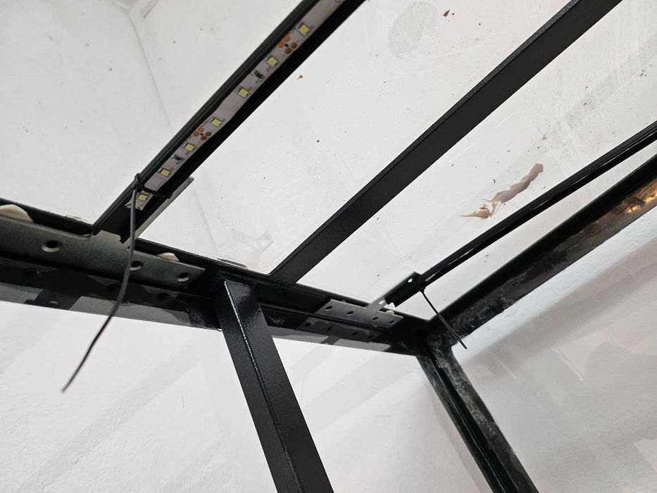 Gablota/Witryna ekspozycyjna na towar typu rośliny