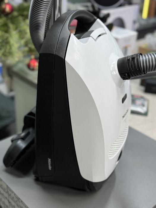 Пилосос Miele C1 Classic Flex б/в. В гарному стані.