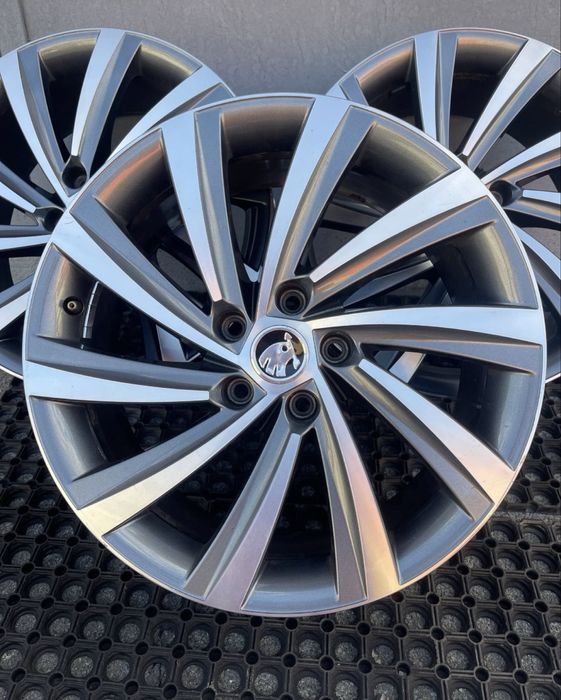 Диски Skoda r18 5/112 оригінал