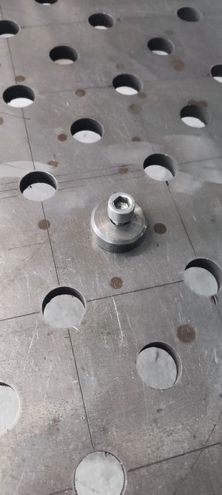 Trzpień pin mocujący do stołu spawalniczego system 28