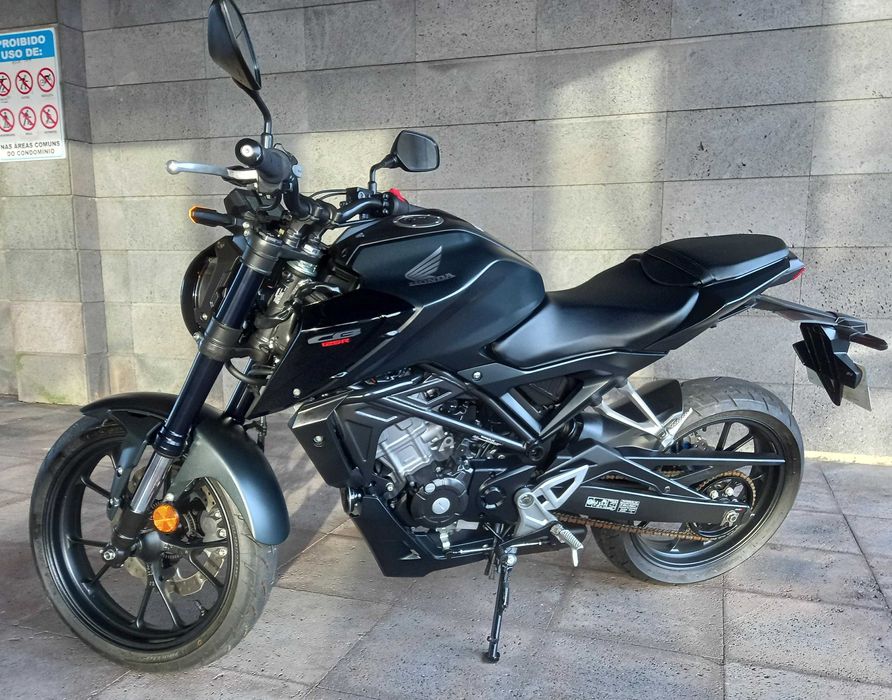 Honda CB 125 R 03/2024 só 1200kms
