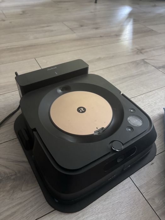 Robot mopujący iRobot Braava jet m6 black