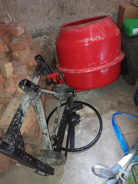 Продам бетонозмішувач