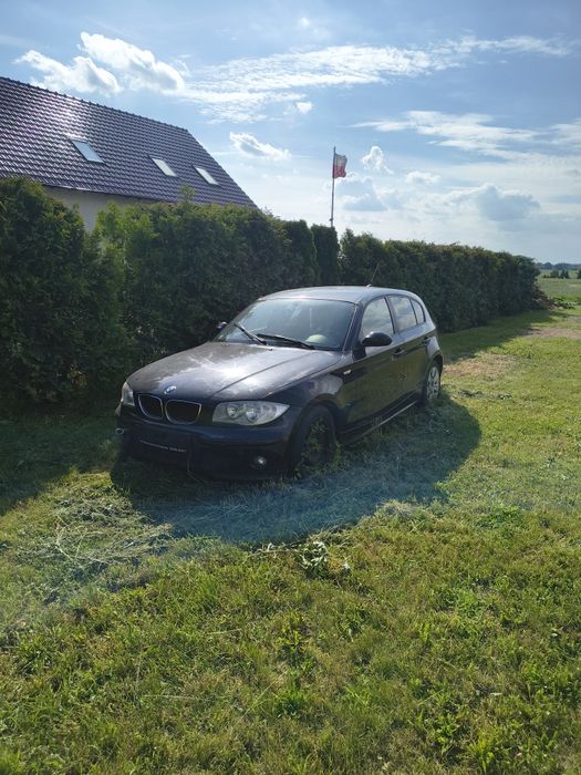 BMW 116 z uszkodzonym silnikiem