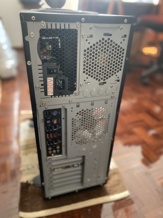 Caixa Pc Thermaltake ARMOR