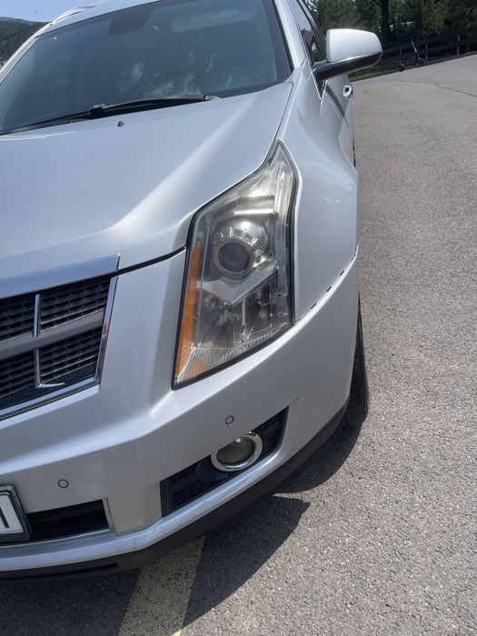 Cadillac srx 2011 року