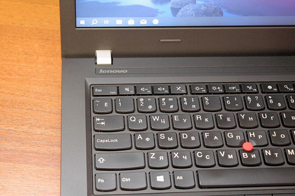 Ноутбук Lenovo ThinkPad E460 / Intel® i3-6100U / 8GB ОЗУ/ SSD на 256GB / АКБ 3год!