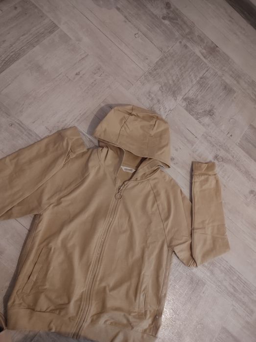 Dres dziewczęcy  jasno- beżowy COCCODRILO rozm. 164