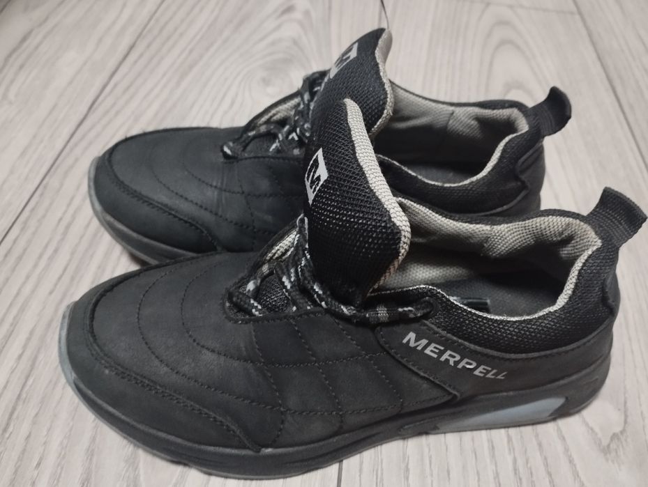 Продам кросівки 35 р