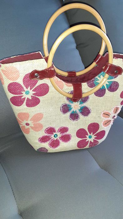 torba , koszyczek malowane kwiaty na płótnie .