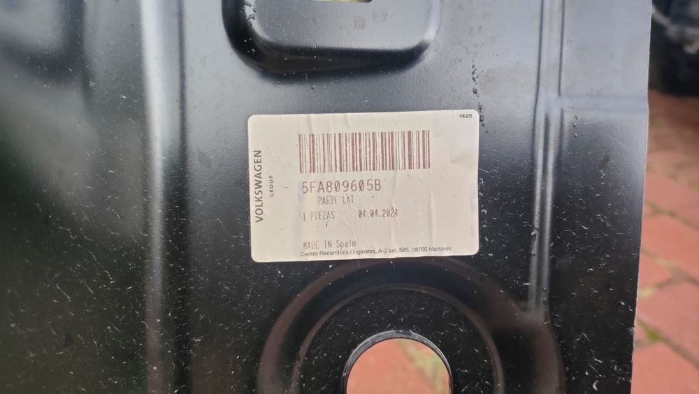 Cupra Leon Seat Leon IV słupek lewy poszycie 5FA809605B