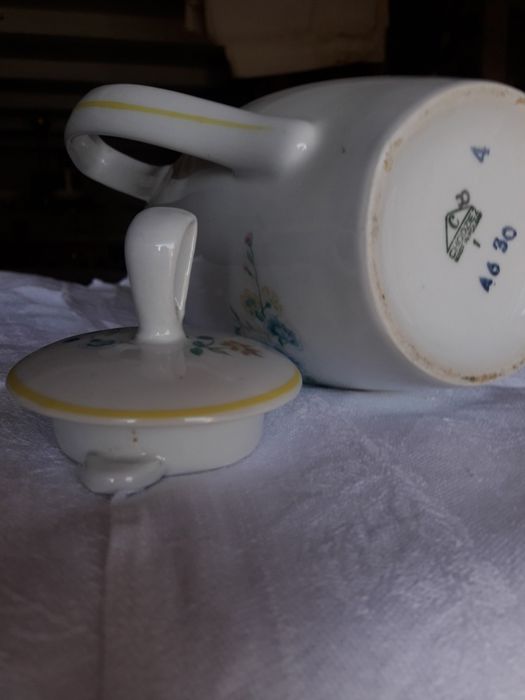 Dzbanek porcelanowy z Chodzieży