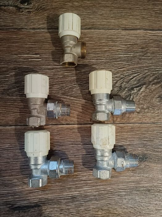 Фурнітура для радіатора опалення