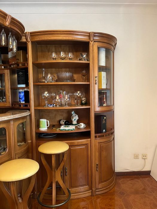 Bar em Madeira como novo