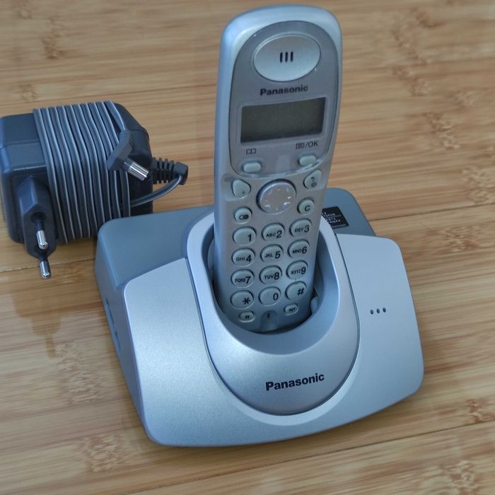 Радіотелефон Panasonic KX-TG1107UA з переносною трубкою ( телефон )