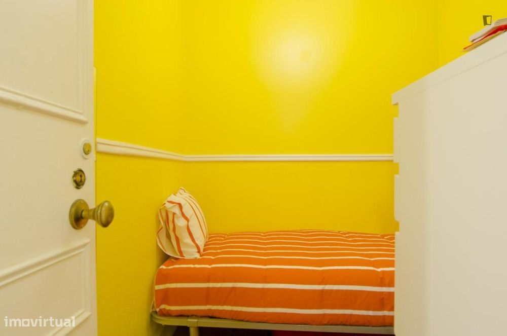 Quarto - localizado em Intendente Lisbon