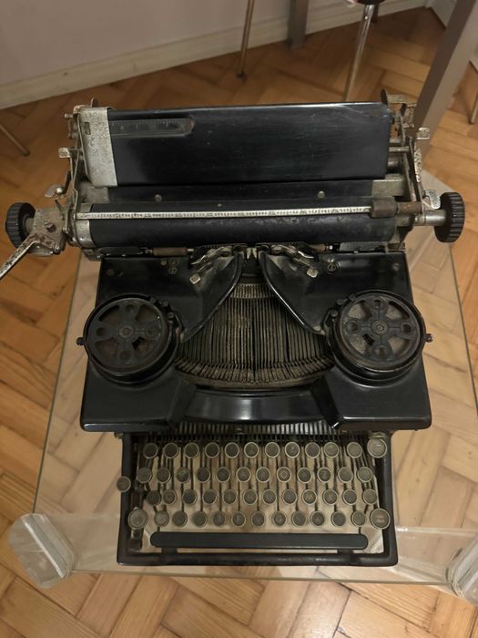 máquina de escrever antiga