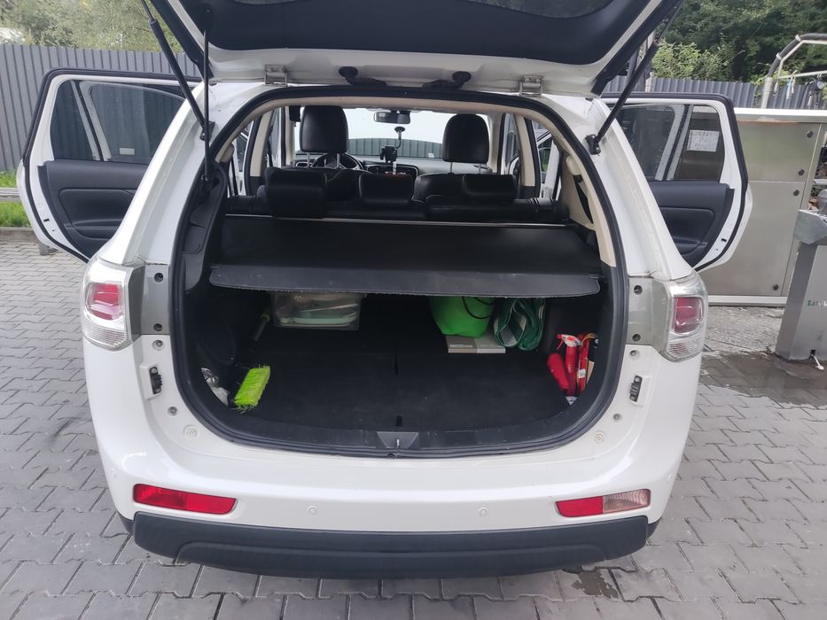 Терміново Mitsubishi Outlander 2013