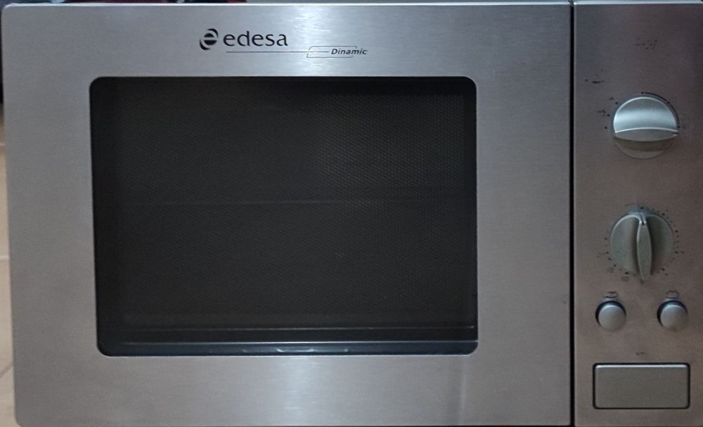 Microondas edesa avariado