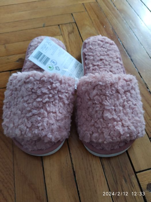 Nowe kapcie rozmiar 36/37
