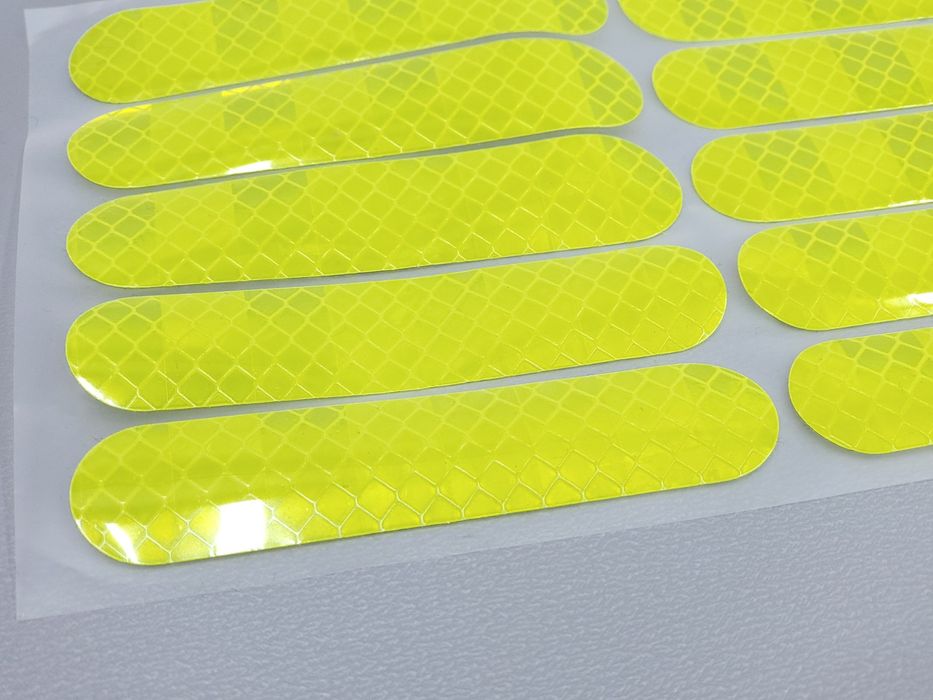 NOWE Paski odblaskowe naklejki seledynowe 10 szt. samoprzylepne