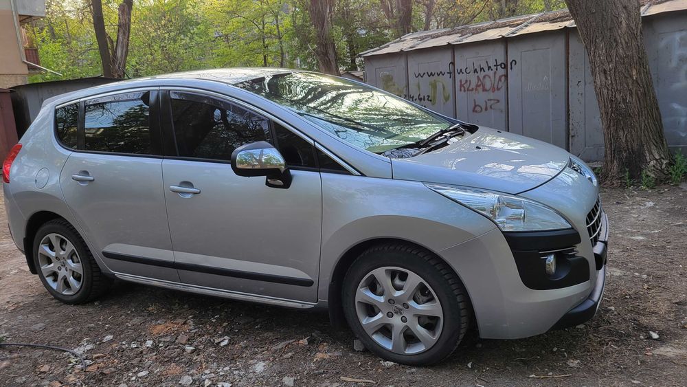 Продам Peugeot 3008 идеал Официальный