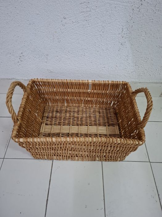 Cesto vintage em verga madeira
