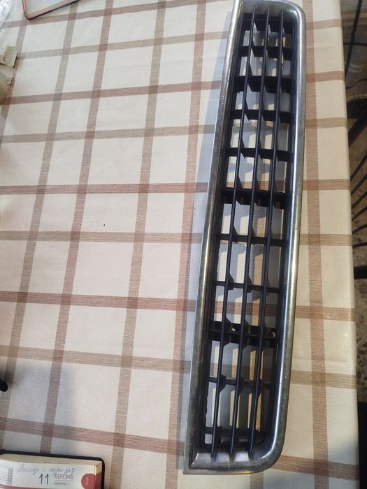 Решітка радіатора Audi A 4