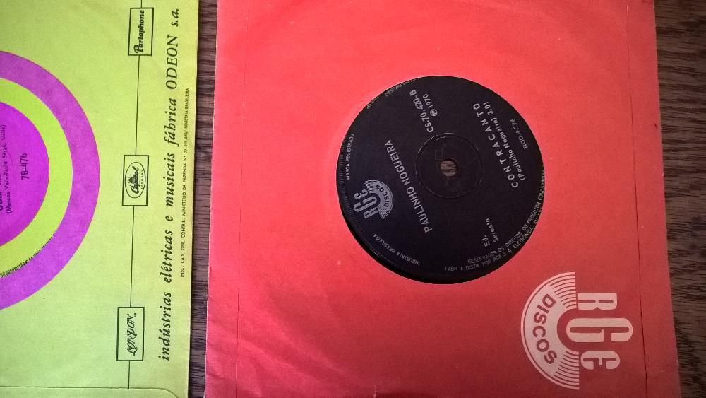 Discos de vinil (singles) antigos