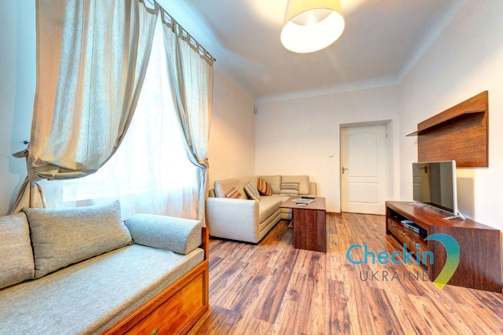 Шикарные апартаменты по улице Кловский спуск, 13