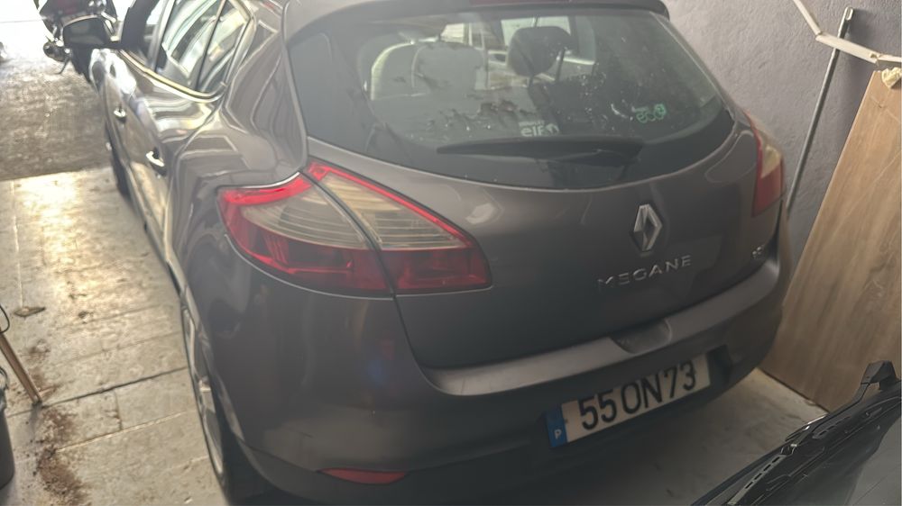 Carro com som so de som tem 1500 €