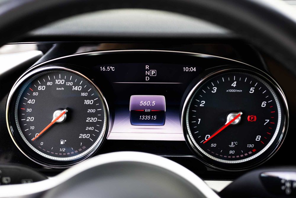 Karawan pogrzebowy Mercedes-Benz/Bojar 4-Matic