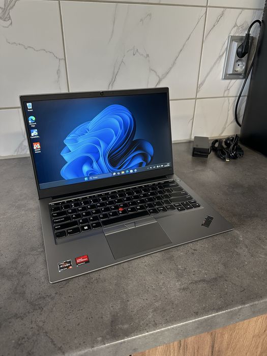 Lenovo ThinkPad E14 Gen 4 / Ryzen 5 5625U / 16GB RAM / 2x SSD (512GB) / 14" IPS