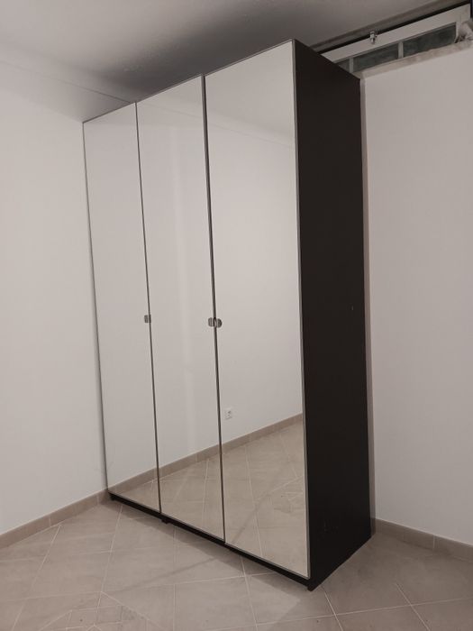 Roupeiro ikea Pax com 3 portas espelho