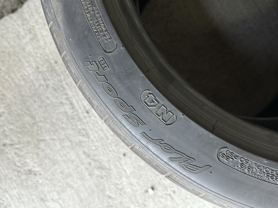 Pneus 265/40r18 Michelin Pilot Sport com 75% piso