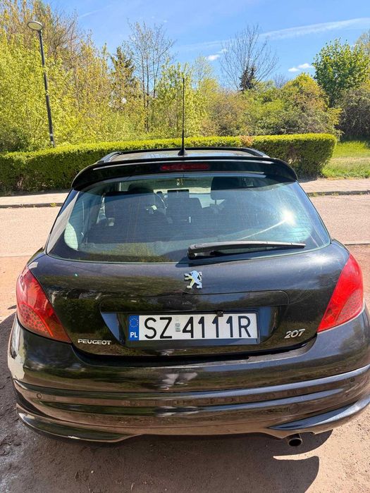samochód osobowy peugeot 207