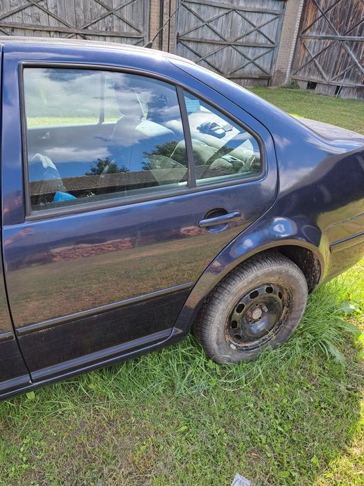 Vw Bora 1.9 tdi Czesci mechaniczne I blacharskie.