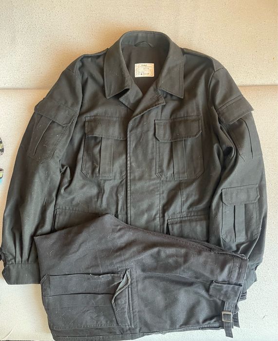 Mundur ćwiczebny Policji czarny ues komplet bluza spodnie