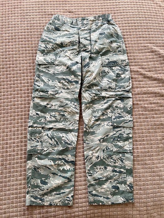 Spodnie wojskowe w kamuflażu Multicam Sił Powietrznych USA, jak nowe