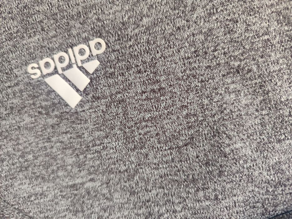 кофтинка Adidas розмір М