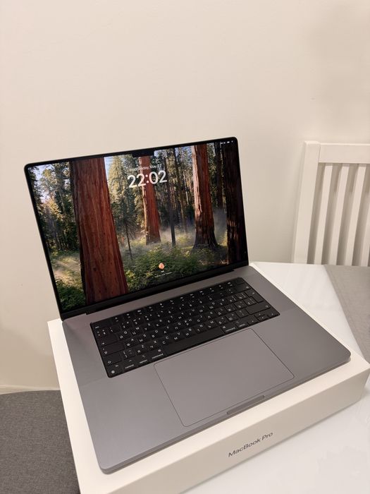 Apple MacBook Pro 16" 2021 M1 PRO / 16 GB / 512 GB SSD / Space Grey