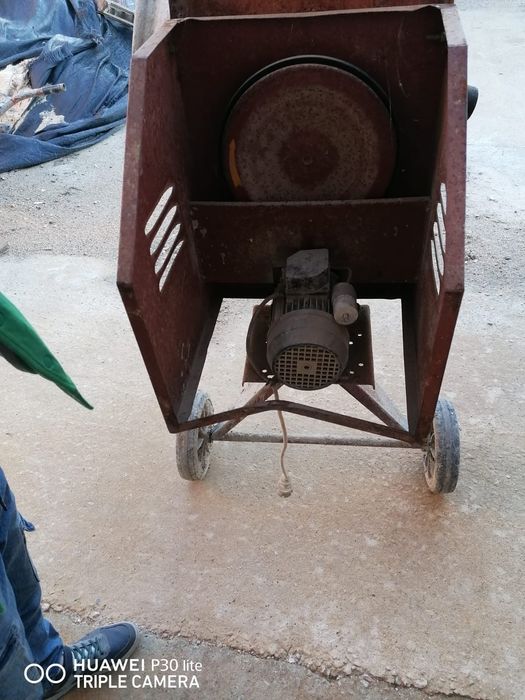 Vendo Betoneira usada