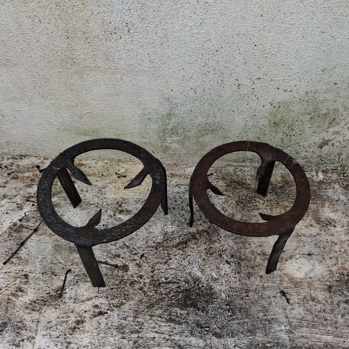 Conjunto de 2 trempes antigas