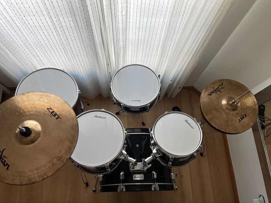 Bateria nova com pratos Zildjian