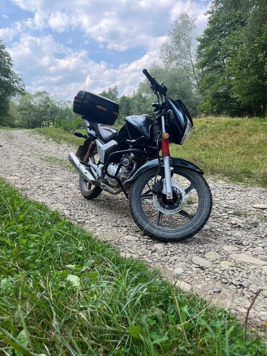 Мотоцик HONDA CB125E